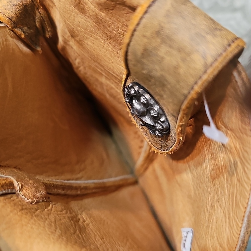 The Old Gringo NWOT Tan Fringe Boot Crossbody Bag - Picture 11 of 11